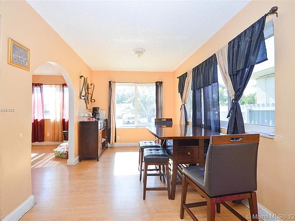 4th image of 1385 NE 153rd St