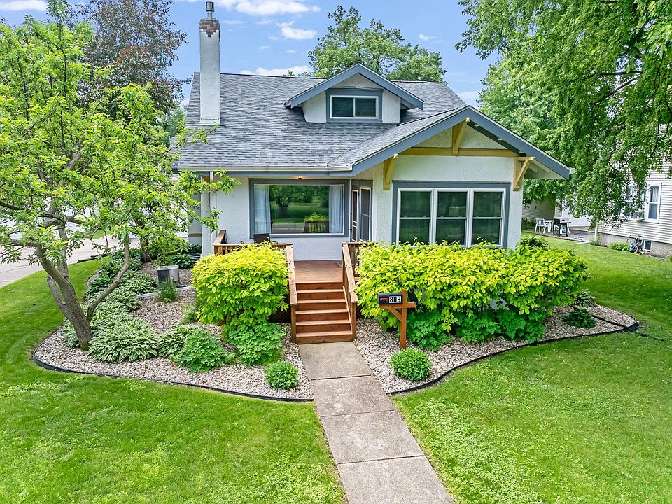 1st image of 808 3rd Ave SE
