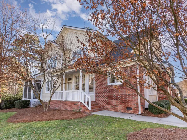 136 Ashton Hall Ln, Raleigh, NC 27609