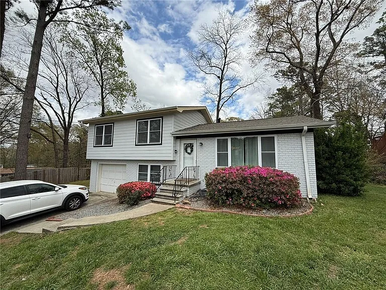1110 Mountain View Dr — Photo 16