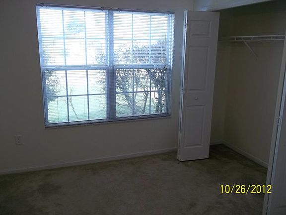 4th image of 244 SE Victoria Gln