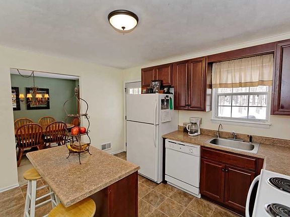 5th image of 20 Barkwood Ln