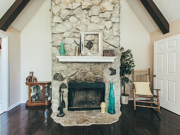 5th image of 1069 Lakeland Dr