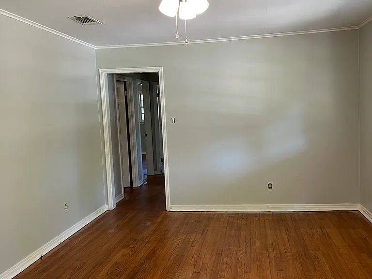 602 Marie Ave — Photo 2