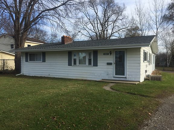 2nd image of 720 Oak Park Dr