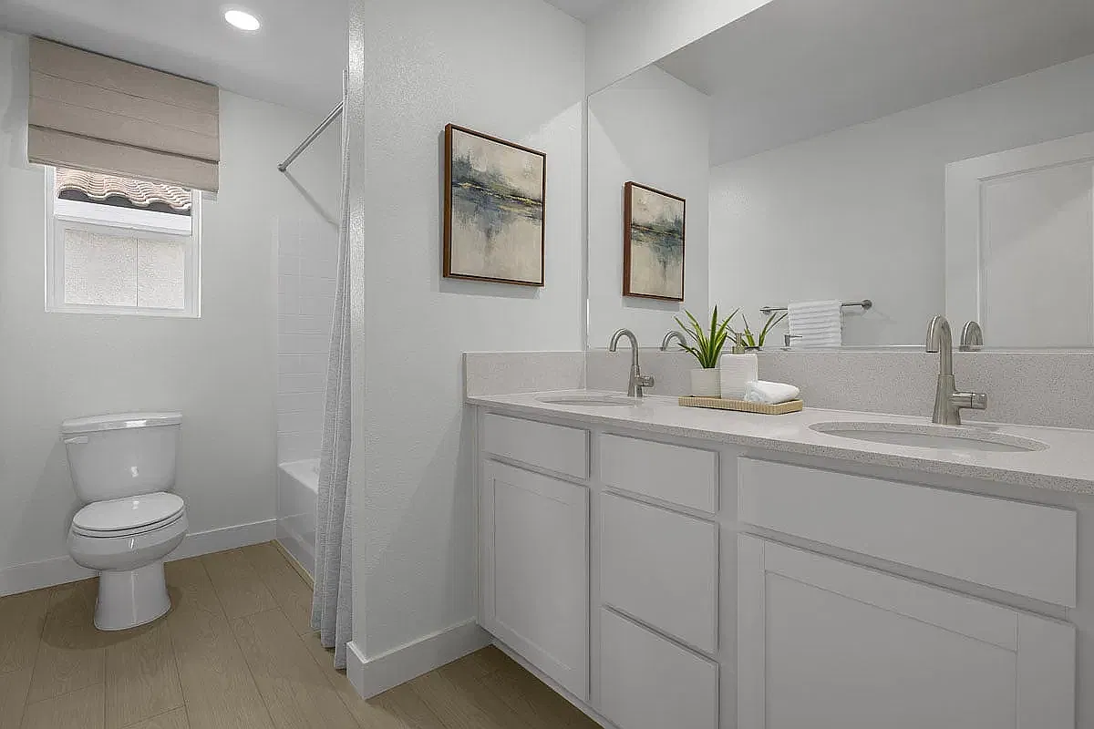 5 bed, 2469 sqft, $1,275 — Photo 2