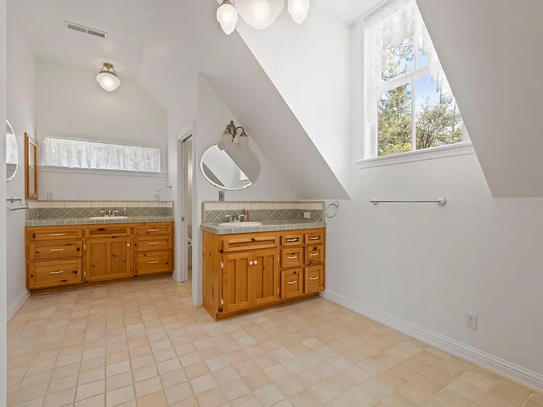 16555 Charles Otter Dr — Photo 42