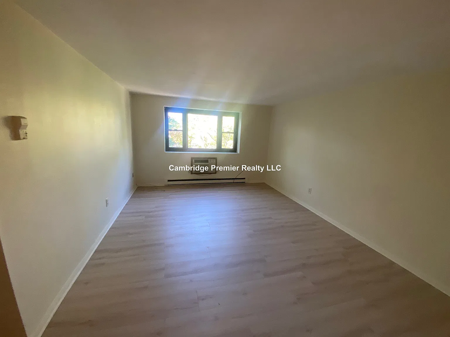 1 bed, 700 sqft, $2,300 — Photo 4