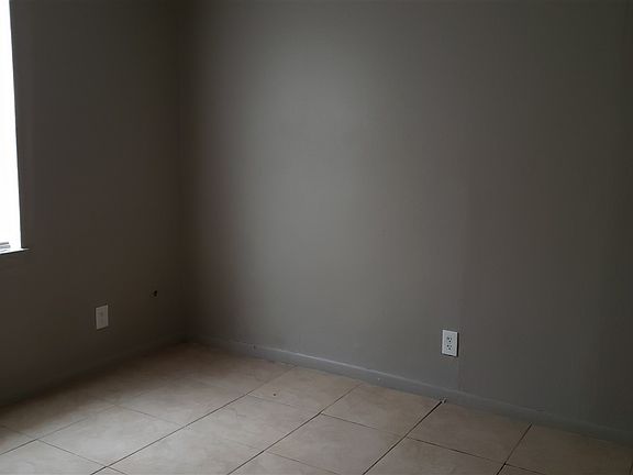 5th image of 316 Alicante Dr