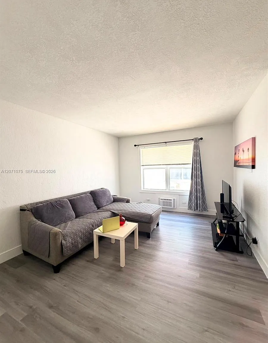 Harding Avenue Condo — Photo 3