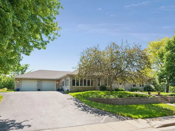 700 Spruce Dr, Hudson, WI 54016