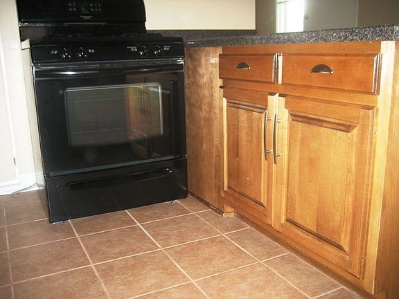 Kitchen Island / Ceramic Tile