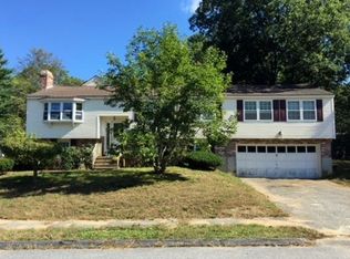 5 Lantern Ln, Billerica, MA 01821