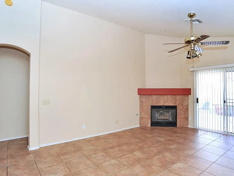 115 E Atelier Way — Photo 12