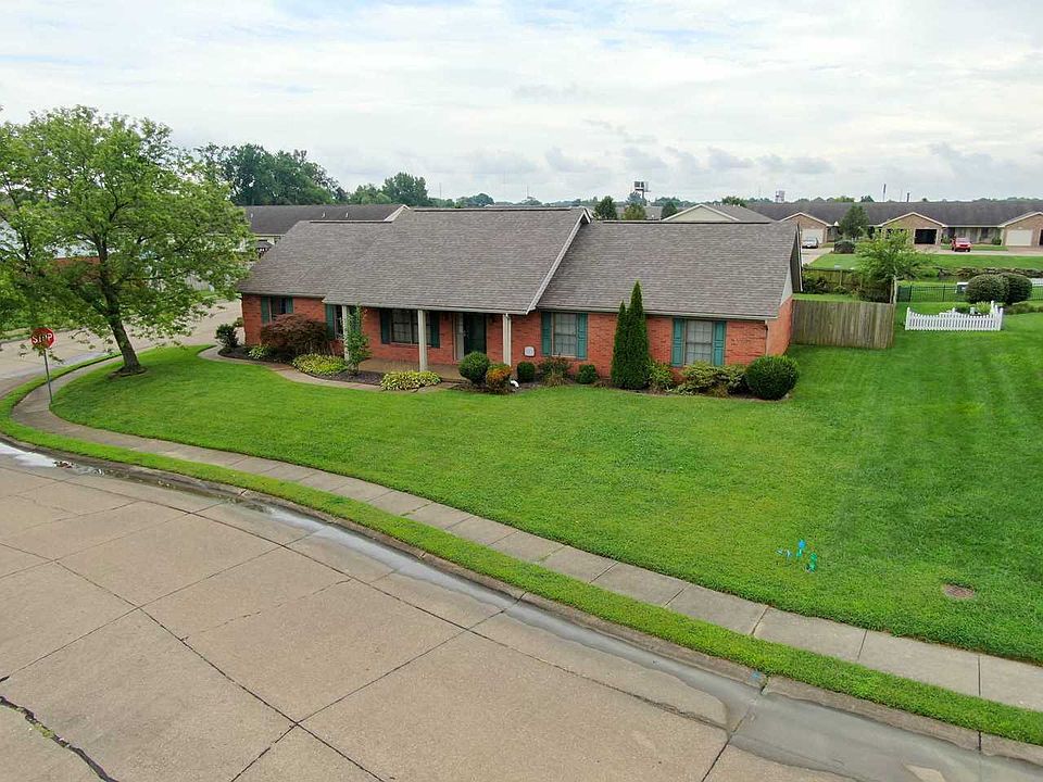 1st image of 3855 Carmona Dr