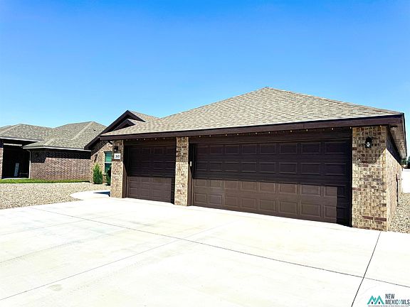 3rd image of 2621 Northglen Dr