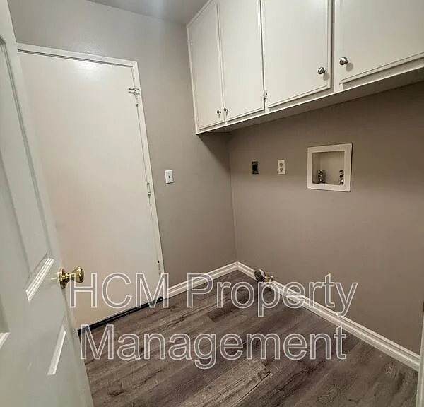 21700 Potomac Ave — Photo 23