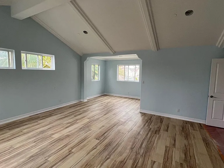 1907 Speyer Ln — Photo 11