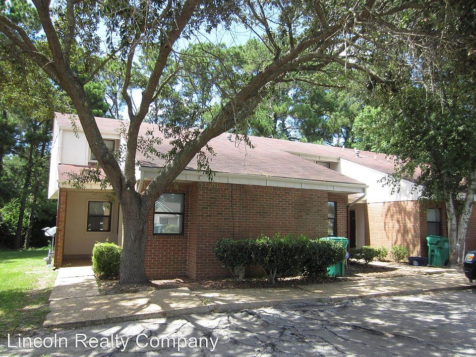 1st image of 2724 Tyndall Dr