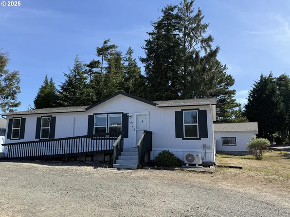 1750 S 28th Ct, Coos Bay, OR 97420