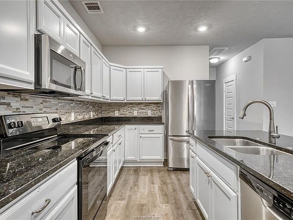 5th image of 3900 Yukon Ln