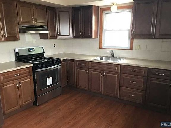 2nd image of 435 N Taylor Ave