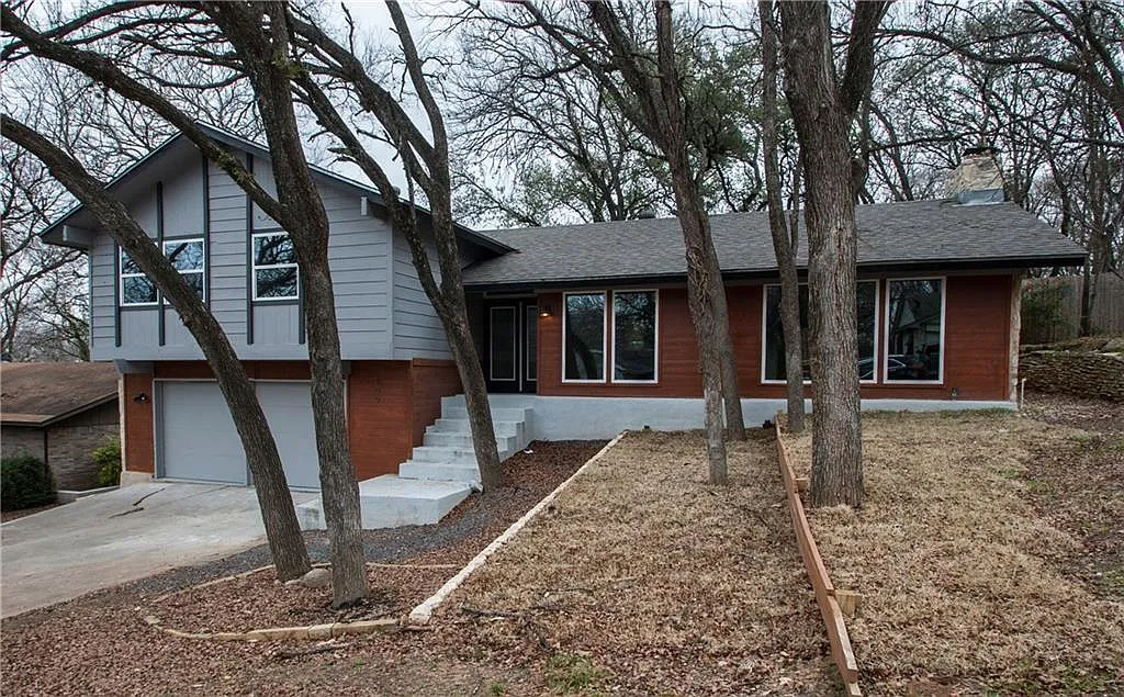4 bed, 3.0 bath, 2709 sqft, $2,525 — Photo 1