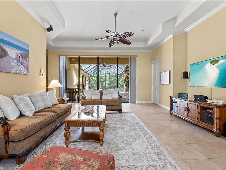 975 Tivoli Ct — Photo 15