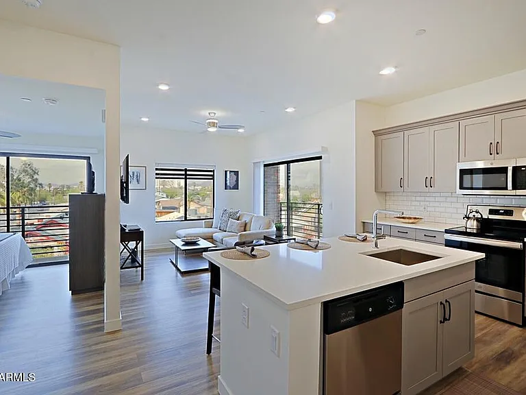 475 N 9th St #311 — Photo 11
