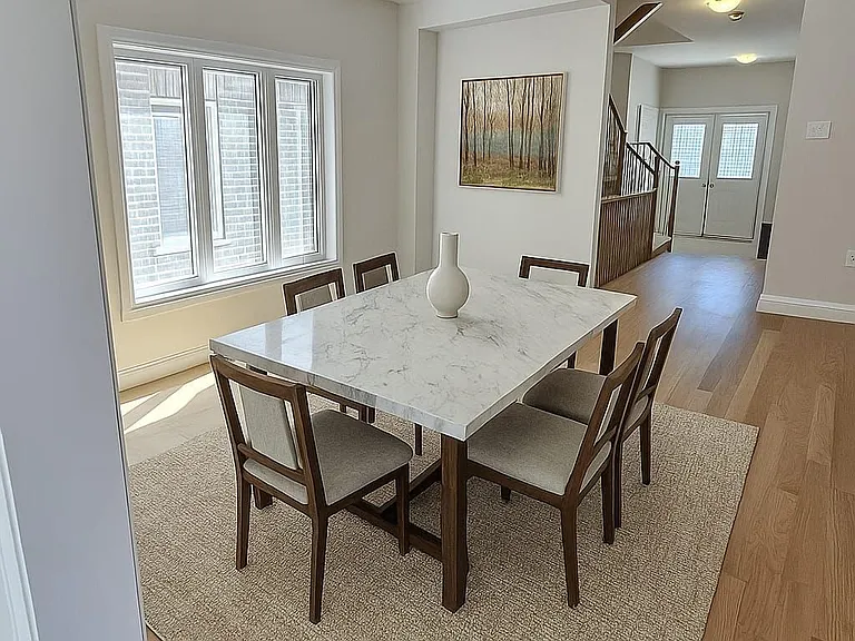 8 La Reine Ave — Photo 2