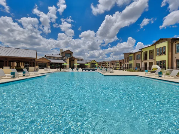 Estraya Westover Hills Apartments