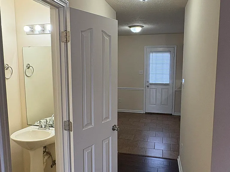 594 Lost Cir #A — Photo 22