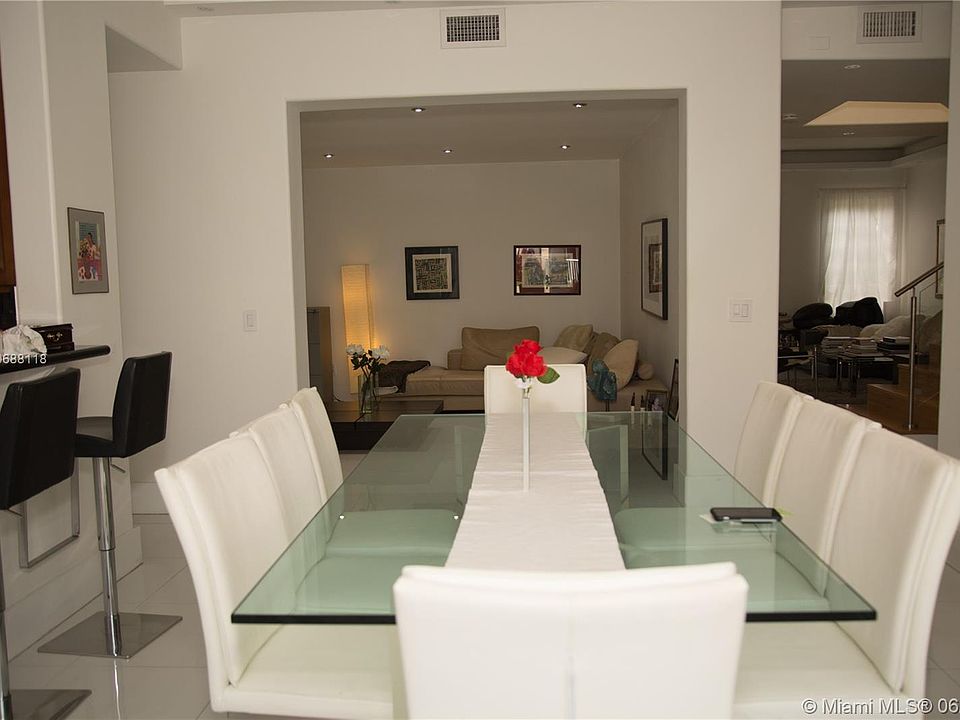 1st image of 21124 NE 31st Pl