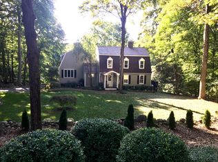 86 Old Stone Bridge Rd, Cos Cob, CT 06807