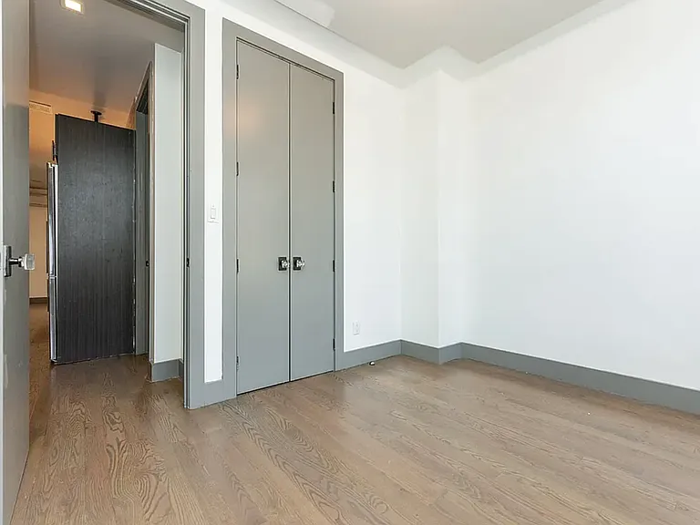 1649 Summerfield St #2D — Photo 7