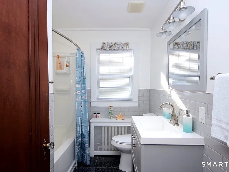 1093 Shippan Ave — Photo 16