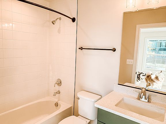 5th image of 780 Park Ridge Dr