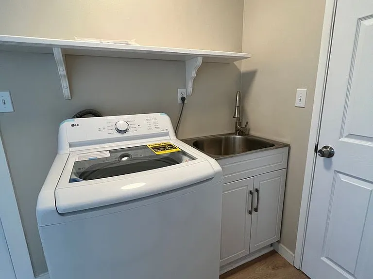 324 N Central Dr — Photo 12