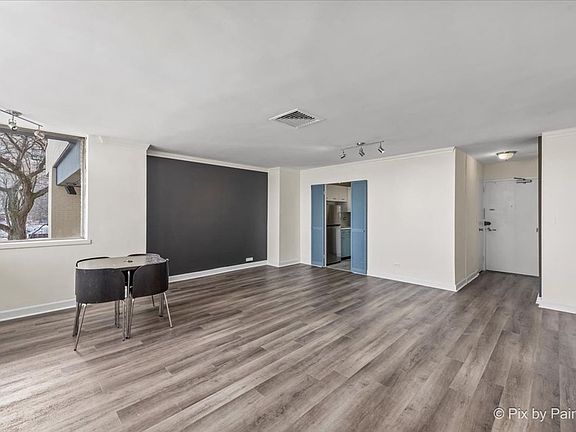 3rd image of 6301 N Sheridan Rd APT 2V