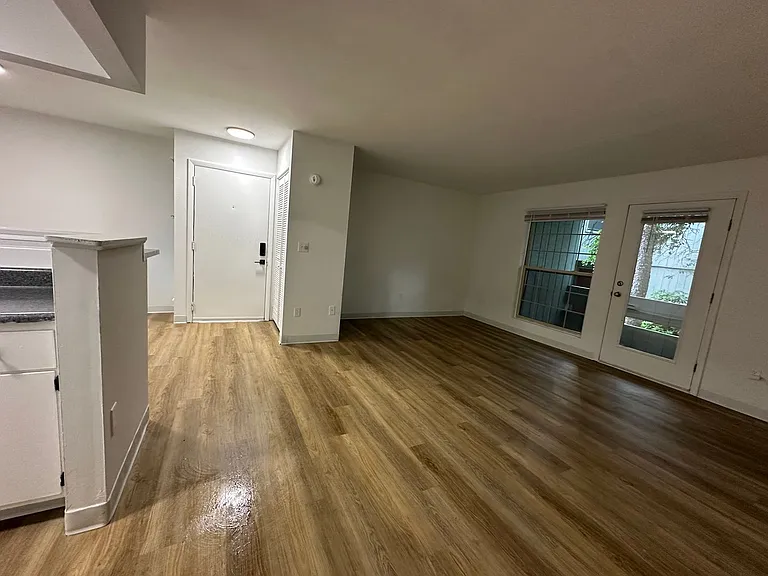 University Park Apartments near Cornell University — Photo 232
