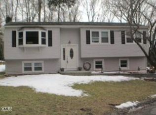 6 Arrowhead Pl, New Milford, CT 06776
