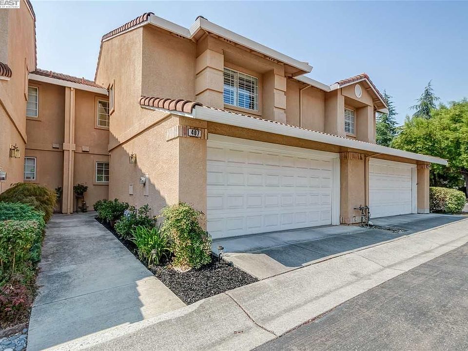 1st image of 407 Camino Arroyo W