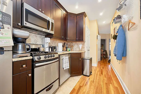 Rented by Keller Williams NYC | media 16