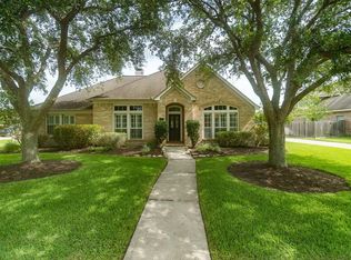 403 Meadow Glen Rd, Friendswood, TX 77546