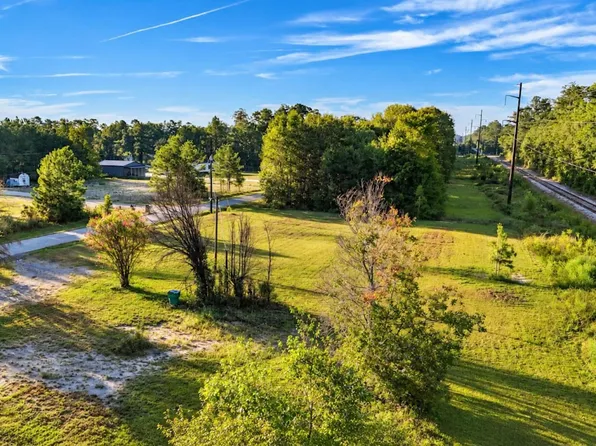 359 County Road 725, Buna, TX 77612