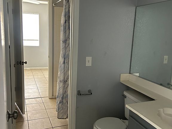 4th image of 2458 Shatz St