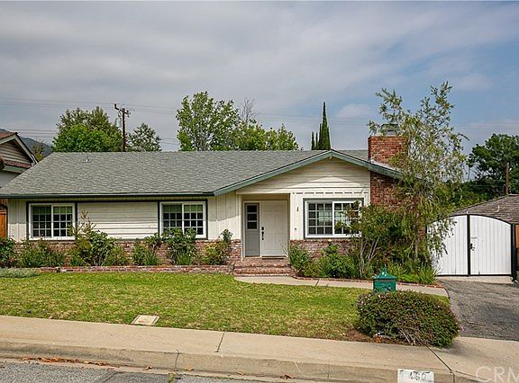 2nd image of 460 Sierra Keys Dr
