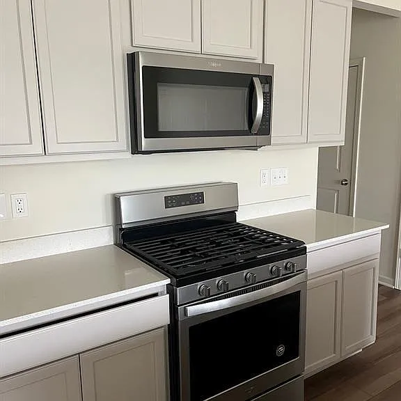 14182 Bay Willow Dr — Photo 3