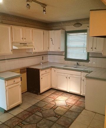 5th image of 3764 Belleau St