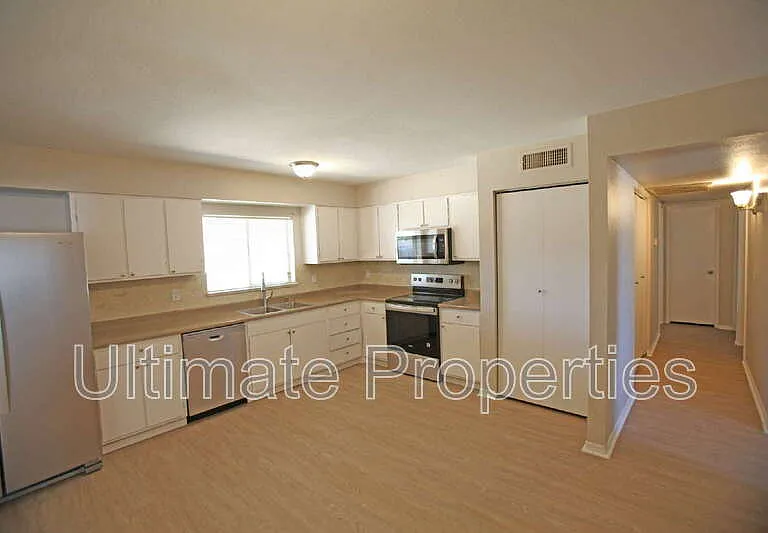 6755 W Montebello Ave — Photo 15